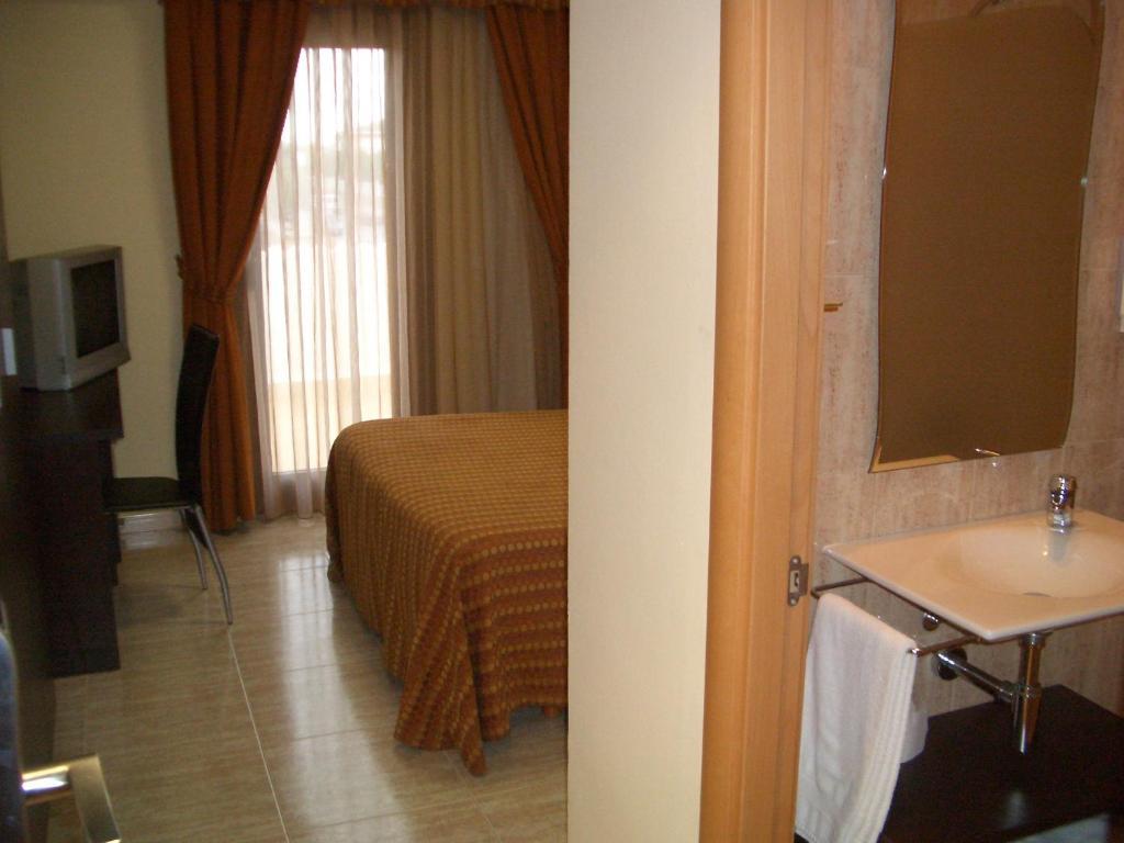 Hotel Pique Gandesa Zimmer foto